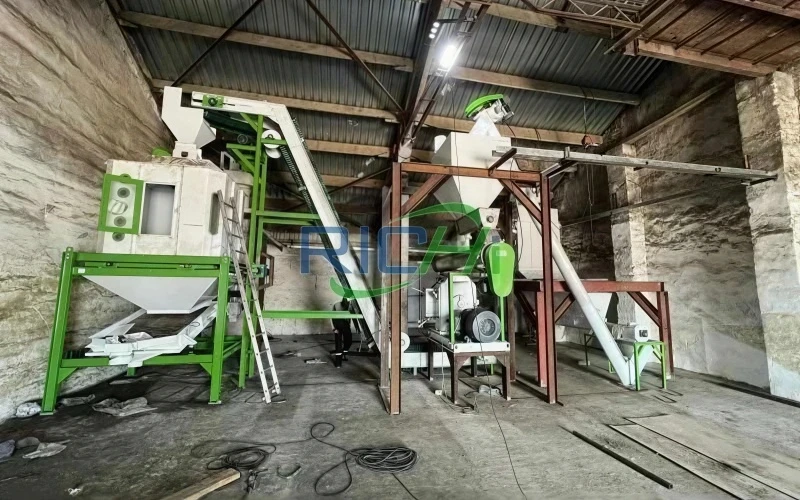 United States straw and cow manure mixed pellet plant