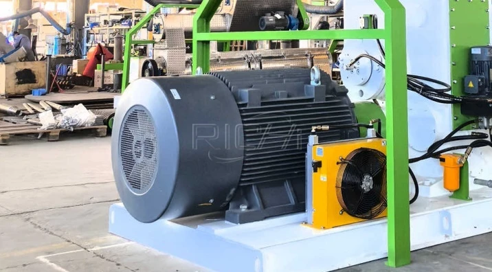 motor de una máquina de abono orgánico