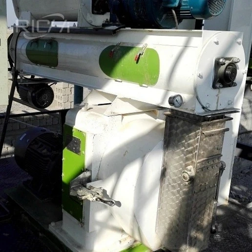 goat feed pellet making machine in goat farm